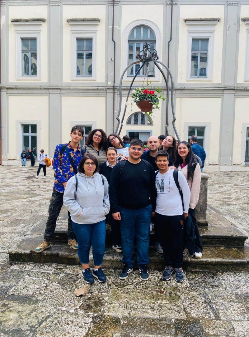 gruppo_giovanissimi_parrocchia_sacro_cuore_ marigliano
